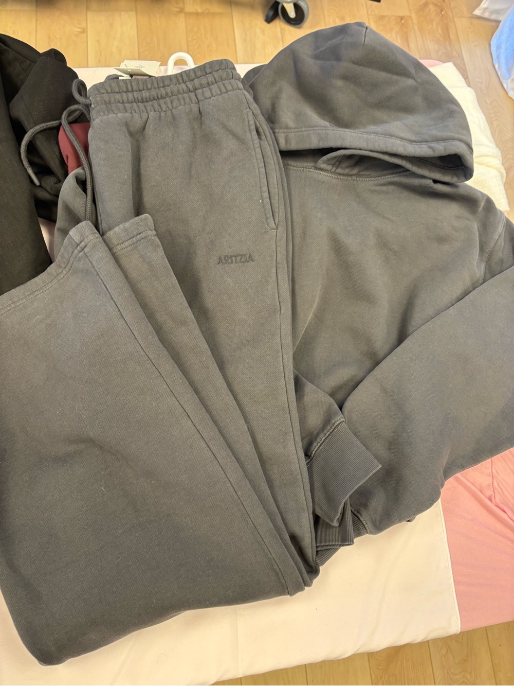 NWT Aritzia sweatfleece set